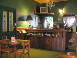 Robin Hood Hotel - Melbourne Tourism 3
