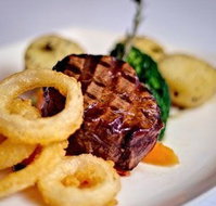 Grumpys Barefoot Bar Steak  Seafood Grill - Melbourne Tourism