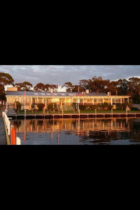 Metung Hotel - Melbourne Tourism 3