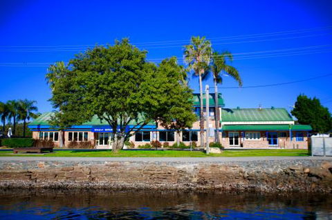 Tea Gardens Hotel–Motel - Melbourne Tourism 0
