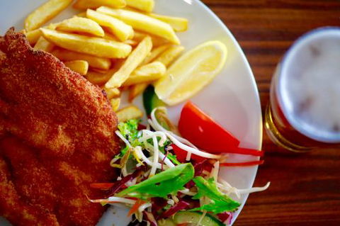 Tea Gardens Hotel–Motel - Melbourne Tourism 2