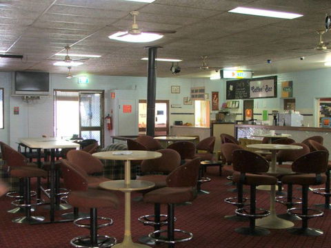 Old Bar Tavern - Melbourne Tourism 3