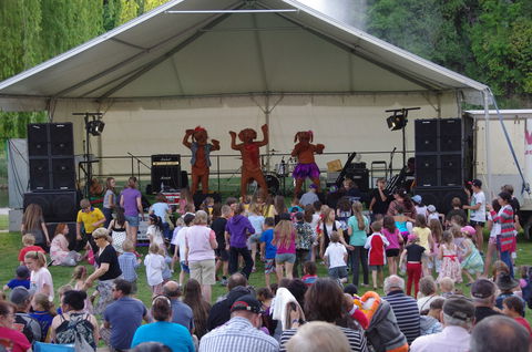 Regional Australia Bank Inverell Sapphire City Festival - Melbourne Tourism 1