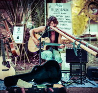 Buskers by the Lake - Melbourne Tourism