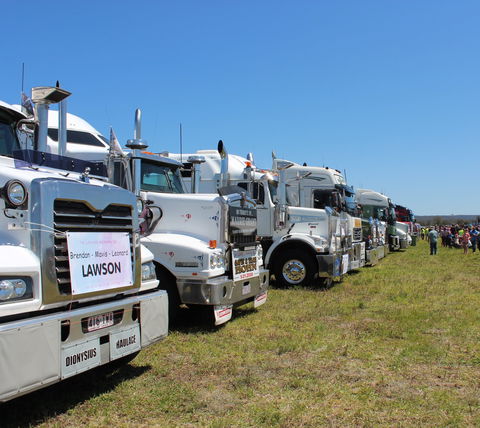 Lights On The Hill Memorial Convoy - Melbourne Tourism 2