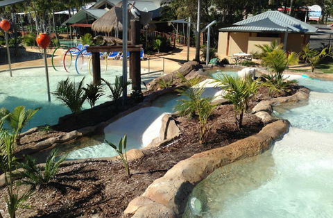 Blue Dolphin Holiday Resort - Melbourne Tourism 4