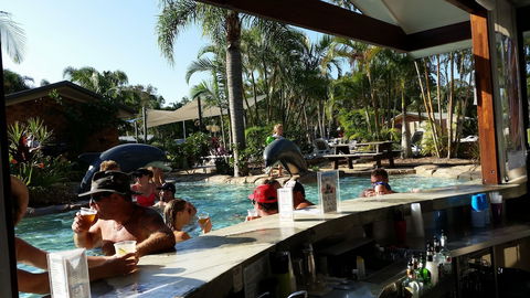 Blue Dolphin Holiday Resort - Melbourne Tourism 5