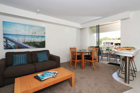 Hotel Laguna - Melbourne Tourism 4