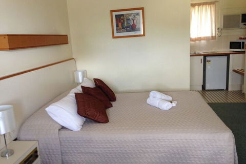 Country Rose Motel Warwick - Melbourne Tourism 4