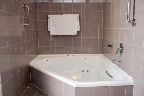Highlander Hotel - Melbourne Tourism 4