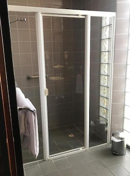 Highlander Hotel - Melbourne Tourism 5