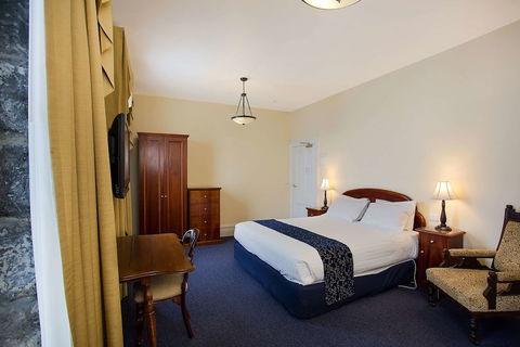 Quality Hotel Bentinck - Melbourne Tourism 5