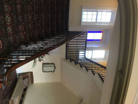 Quality Hotel Bentinck - Melbourne Tourism 1