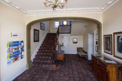 Quality Hotel Bentinck - Melbourne Tourism 4