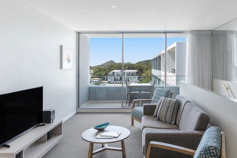 Oaks Nelson Bay Lure Suites - Melbourne Tourism 4