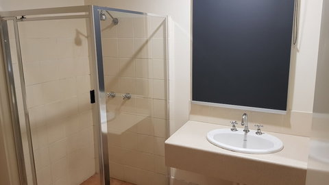 Royal Hotel Singleton - Melbourne Tourism 4