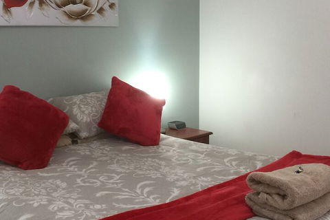 The Nosh & Nod - Avon Terrace - Melbourne Tourism 3