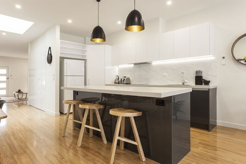 BOUTIQUE STAYS - Central Park - Melbourne Tourism 1