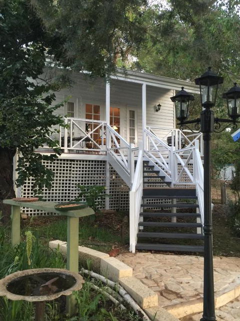 Applegate Lane Chalet - Melbourne Tourism 4