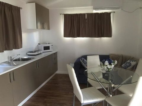 Oakridge Motel Tourist Park - Melbourne Tourism 6
