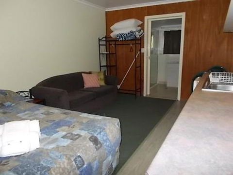 Oakridge Motel Tourist Park - Melbourne Tourism 1