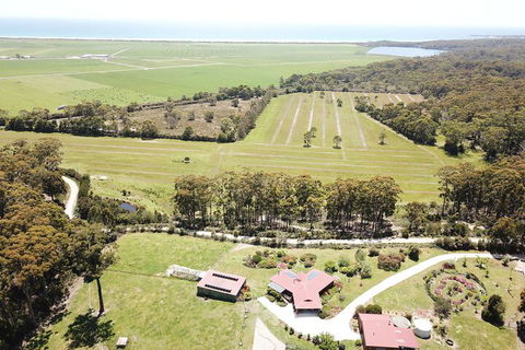 Eagles Roost Farmstay B & B - Melbourne Tourism 1