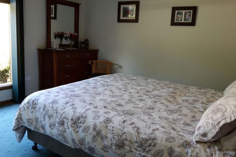 Eagles Roost Farmstay B & B - Melbourne Tourism 2