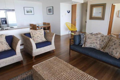 Lookout Unit 10 - Melbourne Tourism 6