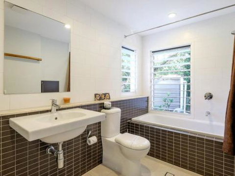 Whispering Trees - Melbourne Tourism 4