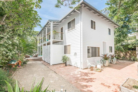 A PERFECT STAY - Beach Chalet - Melbourne Tourism 0