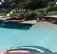 Charbonnier Motor Inn - Melbourne Tourism