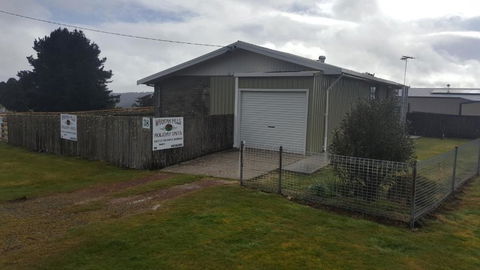 Waratah Falls Holiday Unit - Melbourne Tourism 1