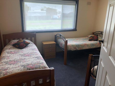Waratah Falls Holiday Unit - Melbourne Tourism 2