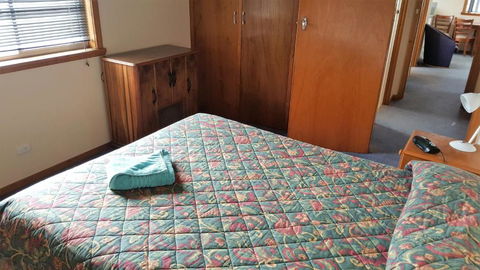 Waratah Falls Holiday Unit - Melbourne Tourism 4