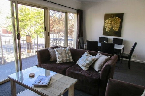Angaston Mews Apartments - Melbourne Tourism 6