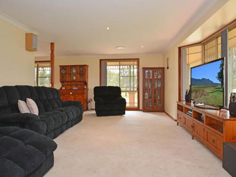 Merewether Homestead With Pool & Family Friendly - Melbourne Tourism 5