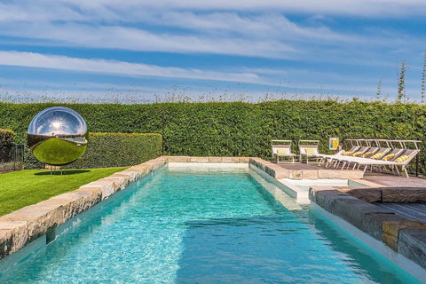 A PERFECT STAY - Villa St Helena - Melbourne Tourism 4