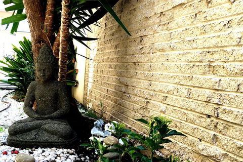 Deluxe Lake View House - Melbourne Tourism 1