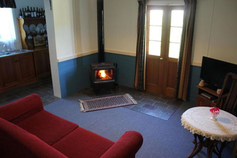 Coonawarras Pyrus Cottage - Melbourne Tourism 1