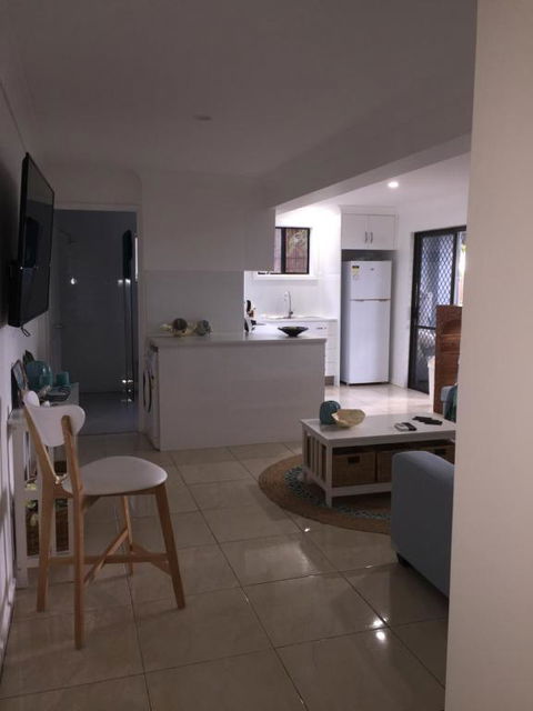 Chez Nous Two Bedroom Apartment - Melbourne Tourism 4