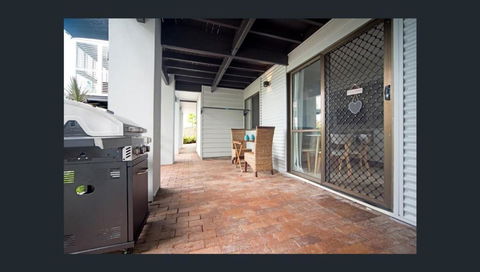 Chez Nous Two Bedroom Apartment - Melbourne Tourism 2