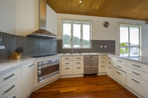 Waters Edge Townhouse 2 - Melbourne Tourism 4