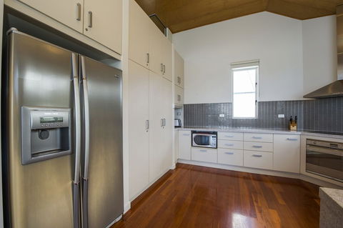 Waters Edge Townhouse 2 - Melbourne Tourism 5