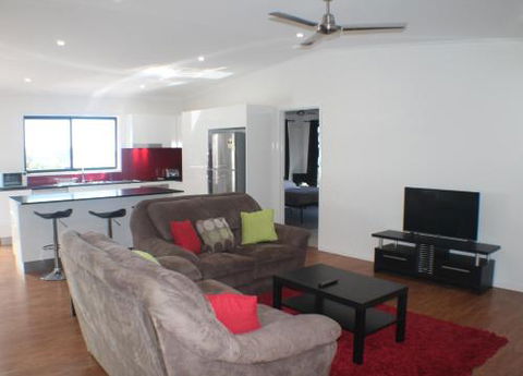 Yachtsmans Paradise Whitsundays - Melbourne Tourism 3