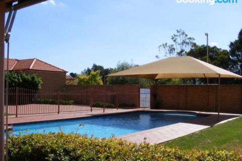 Fairways Bed & Breakfast At Jerilderie - Melbourne Tourism 5
