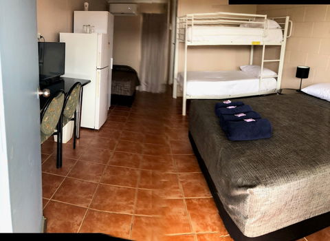 Childers Budget Accommodation - Melbourne Tourism 4
