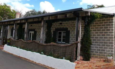 Bakehouse '38 Restaurant & Guesthouse - Melbourne Tourism 0