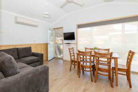 Holiday Haven Lake Tabourie - Melbourne Tourism 4