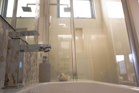 Eagle Peaks At Freycinet - Melbourne Tourism 5