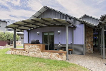 Kickenback Studio - Contemporary Accommodation In The Heart Of Crackenback - Melbourne Tourism 0